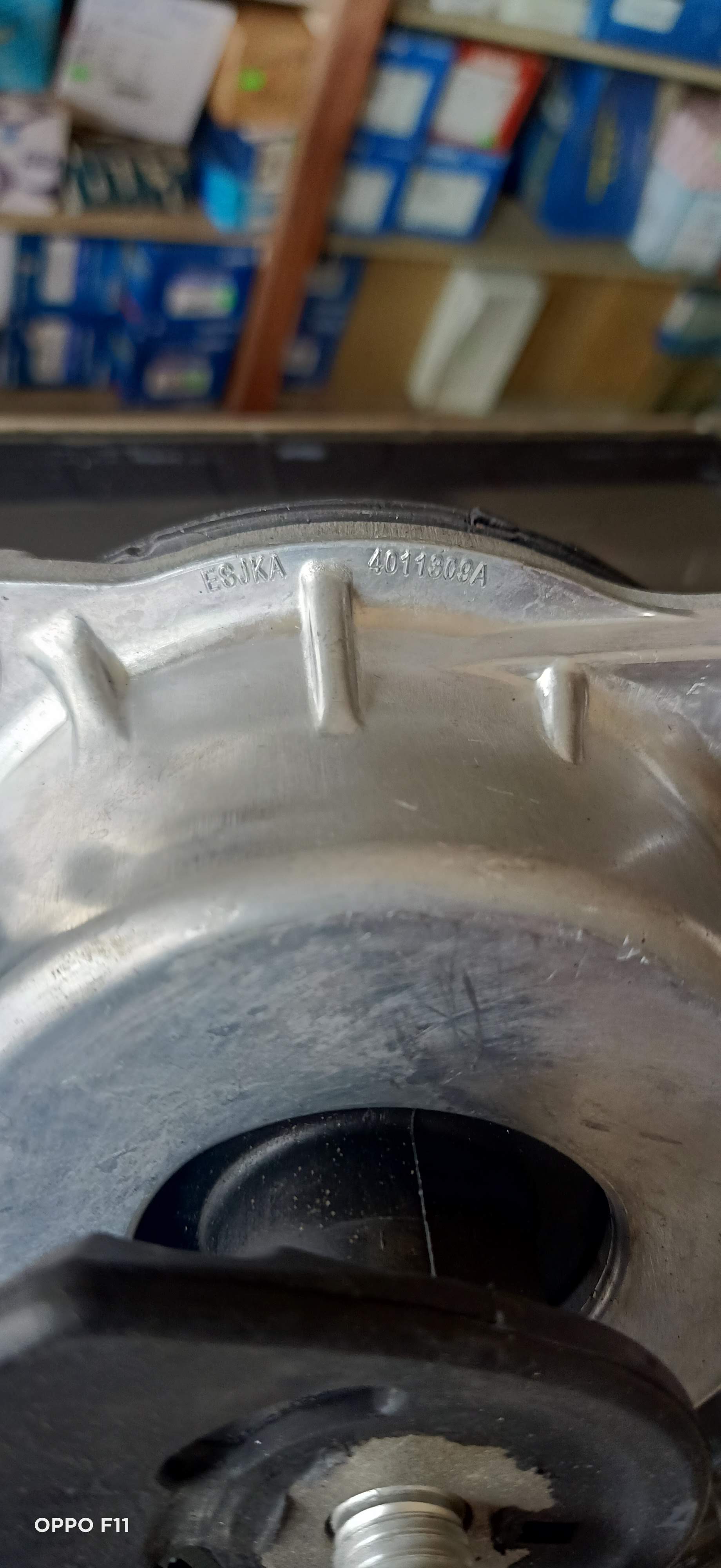 Cao su(Thun) Chân Máy Xe FORD TRANSIT Chính Hãng