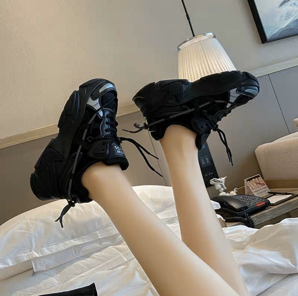 Giày nữ phản quang  dây rút độn đế mũi tên 2 dây