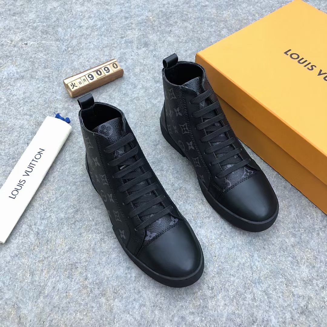 Sneaker cao cổ Louis Vuitton