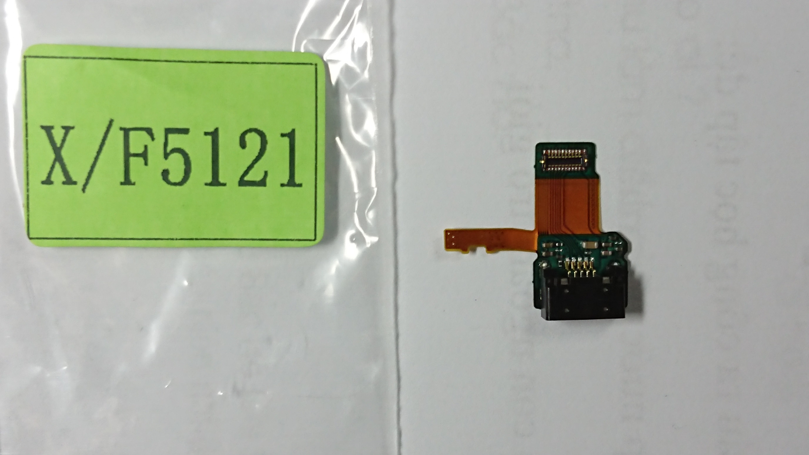 [HCM]CHÂN SẠC USB CONNECTOR XPERIA X-F5122