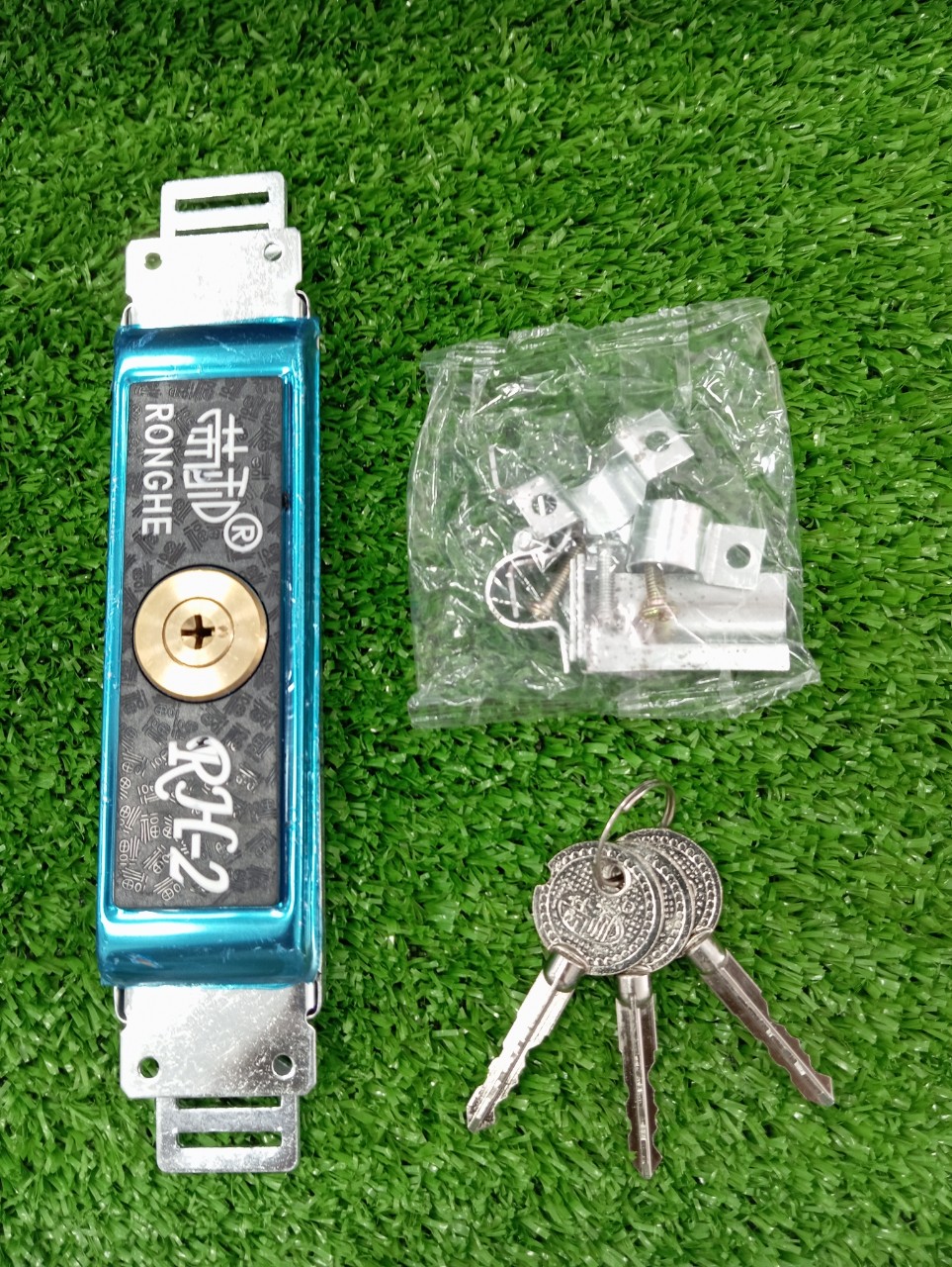 Khóa ngang cửa cuốn tấm liền