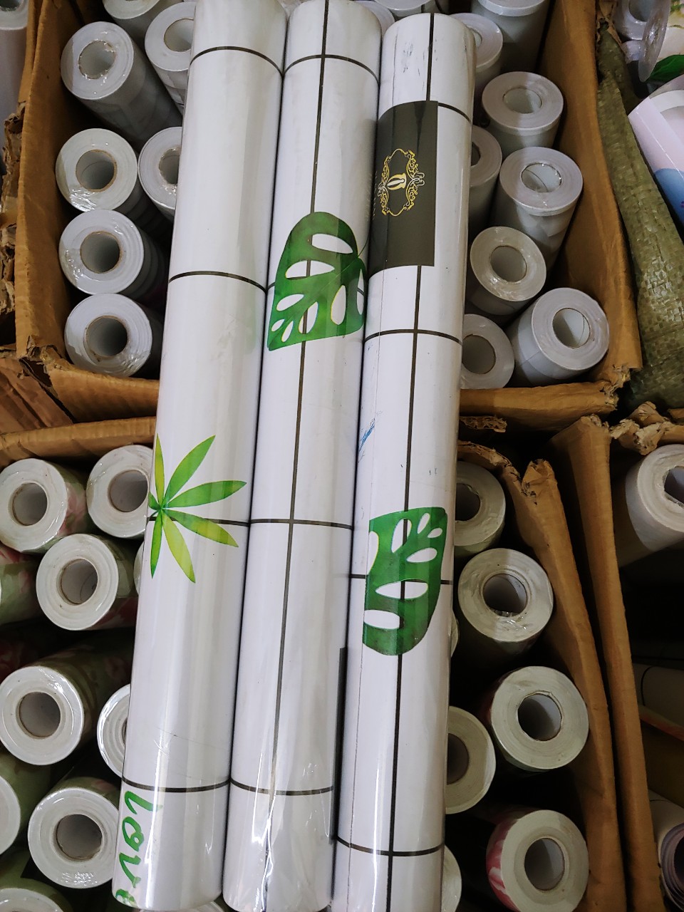 Giấy dán tường gạch green ( cuộn dài 10m khổ rộng 45cm, có sẵn keo )