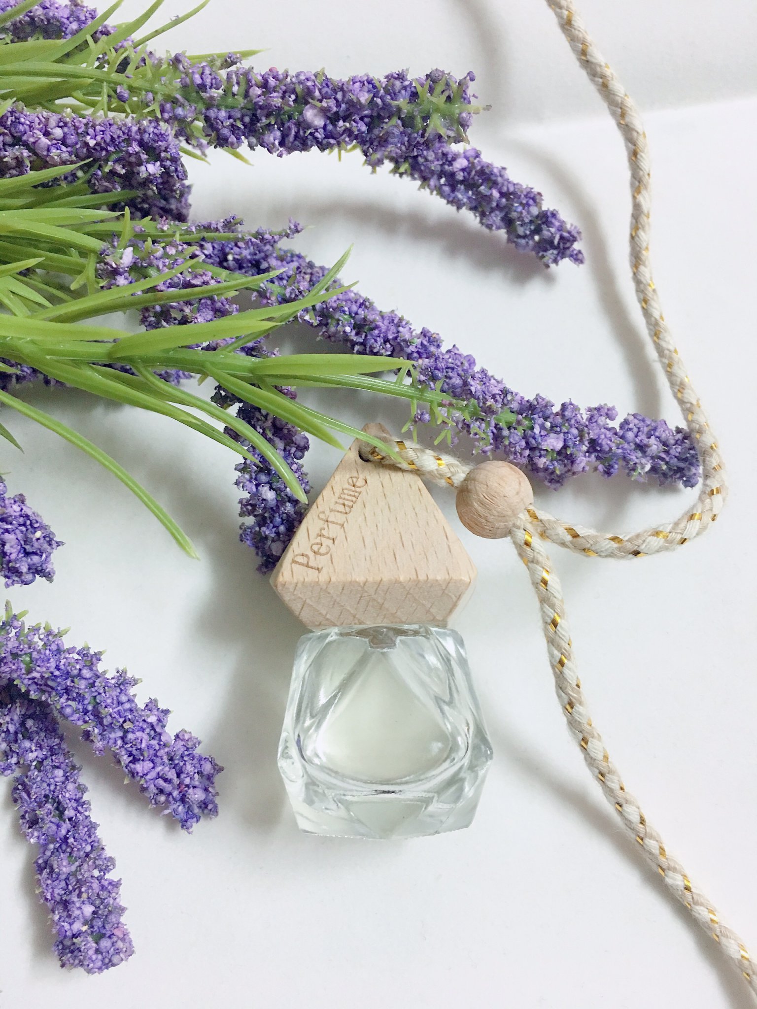 Tinh dầu treo xe , treo tủ đồ hương hoa Violet