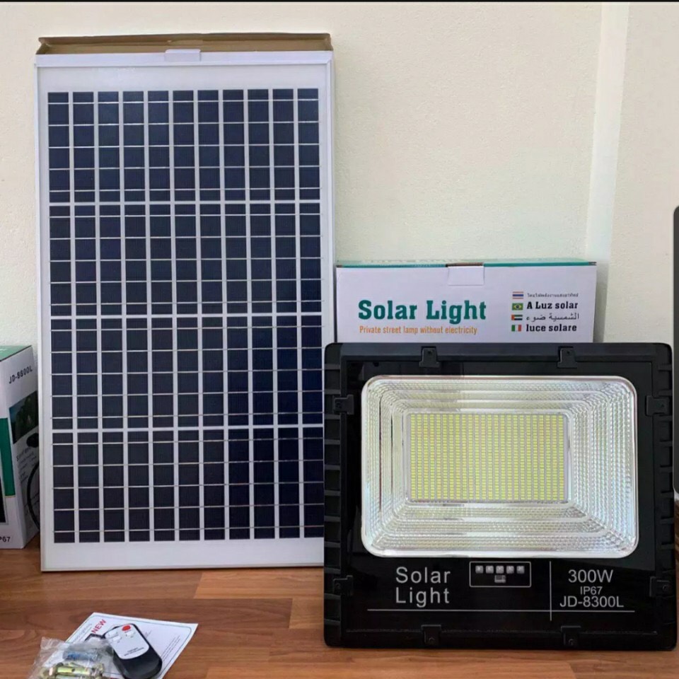 Đèn pha năng lượng mặt trời JD8300L (300W)