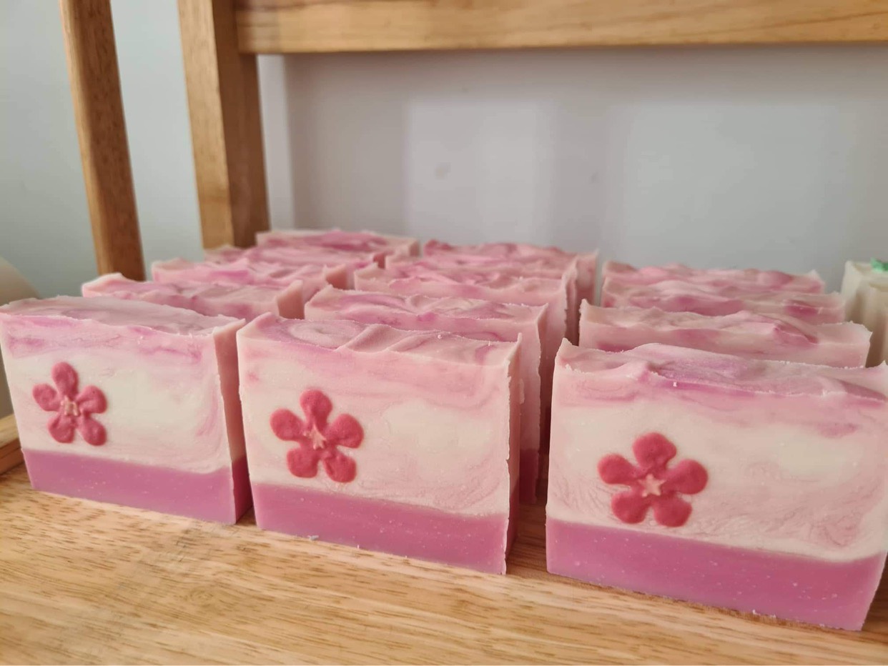 XÀ PHÒNG HANDMADE 100G (TẶNG LƯỚI TẠO BỌT) SALE MẠNH