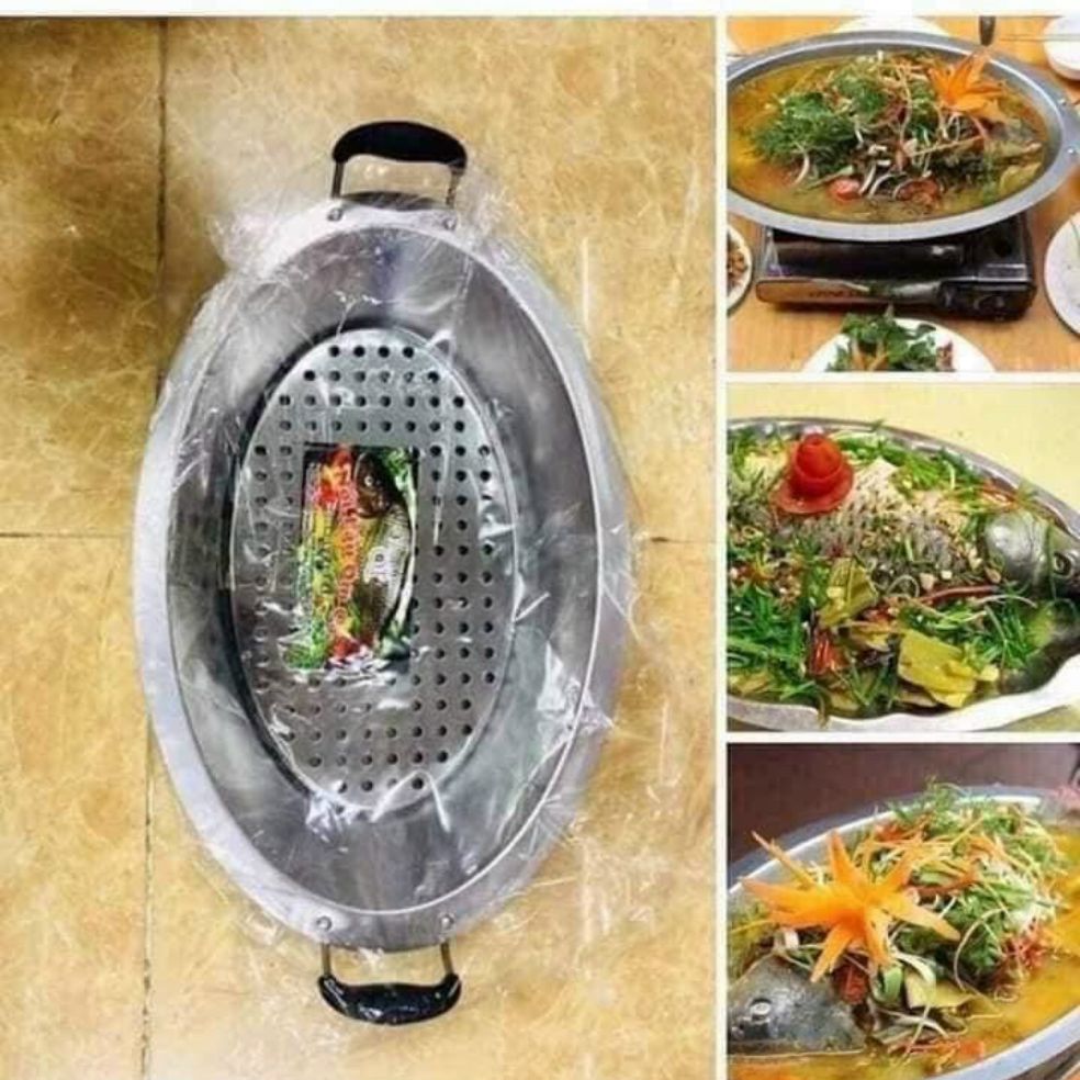 Khay lẩu cá chép om dưa bằng inox. Sử dụng được các loại bếp. Có lưới lót nồi chống dính