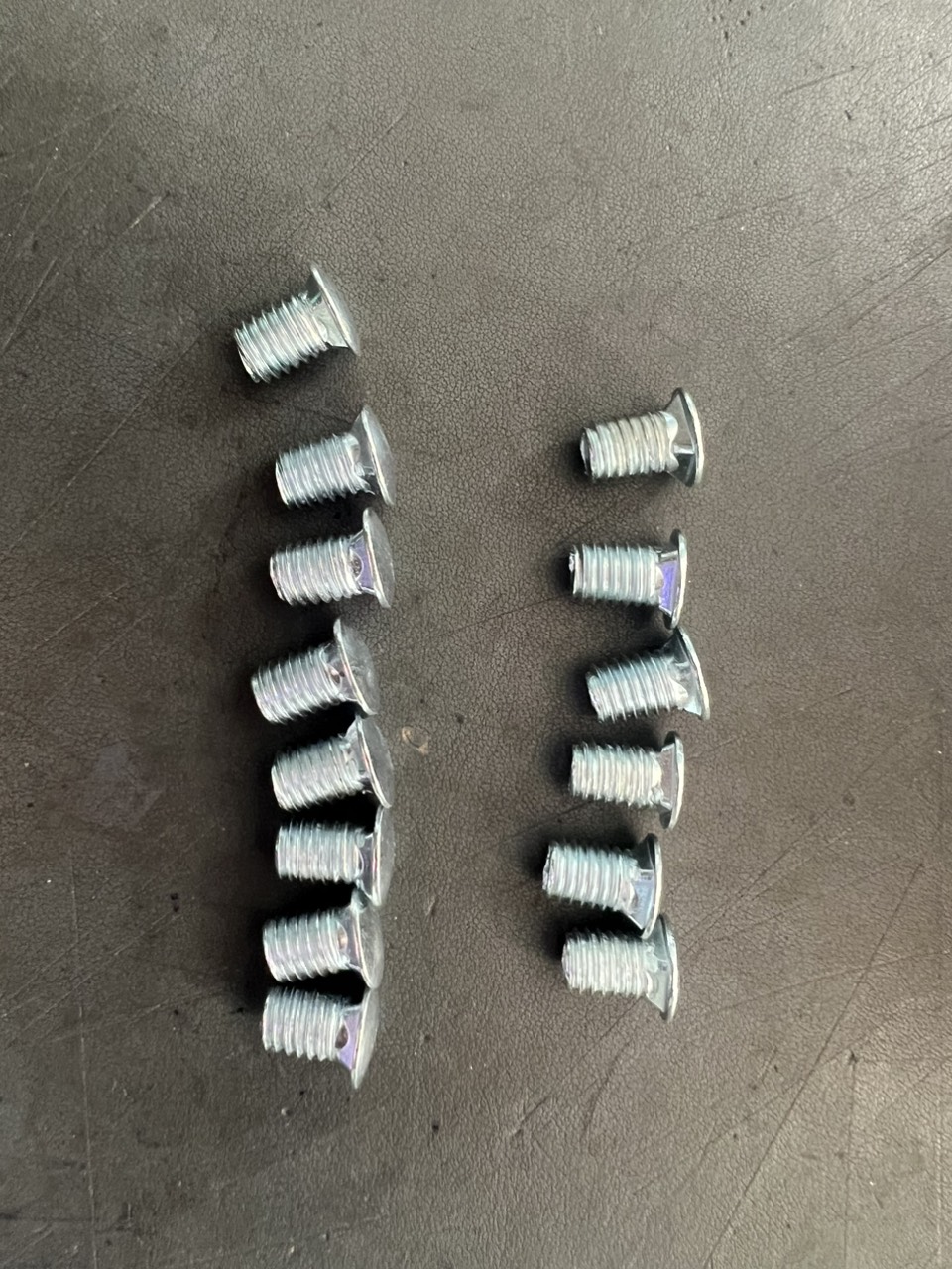Combo( 20, 30, 40, 50, 60, 70, 80, 90 ) Ốc bắt kệ sắt V lỗ đa năng