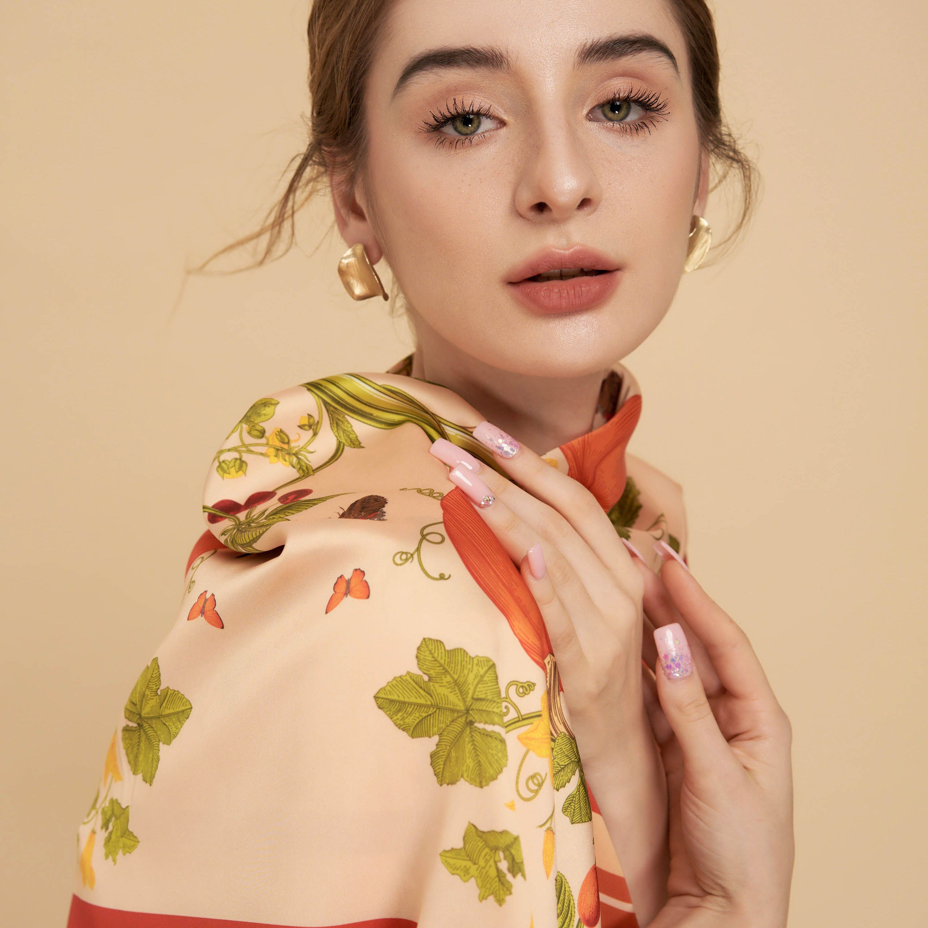 Oceana London - Khăn lụa vuông Sarah Scarf