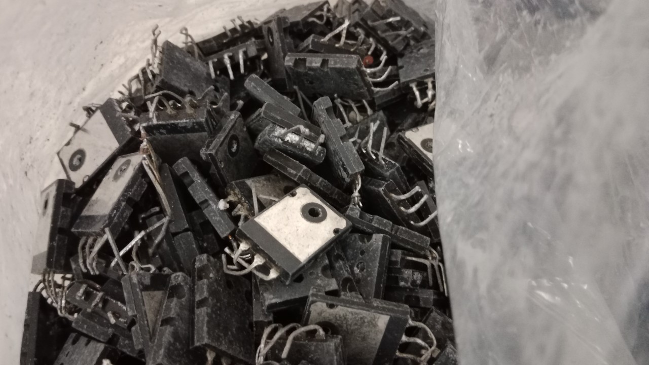 4 Cặp Sò amply A1943 C5200 Tháo Máy