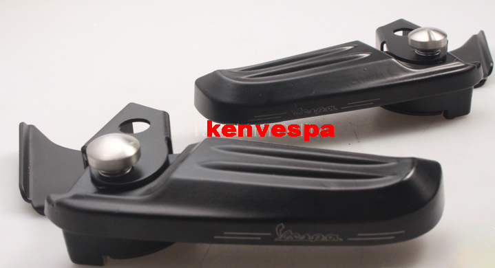 gác chân vespa sprint bấm