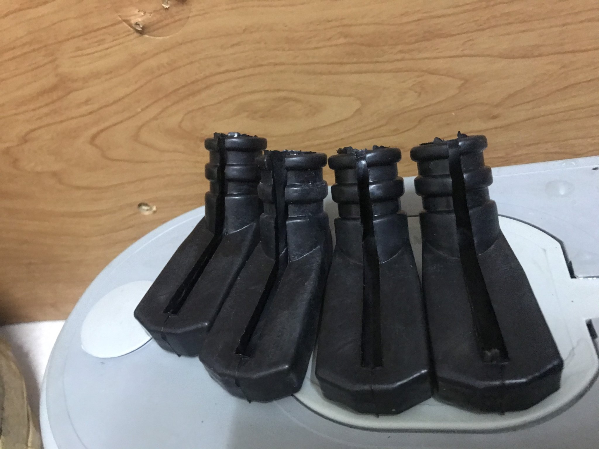 Cao su bọc chân chống xe máy