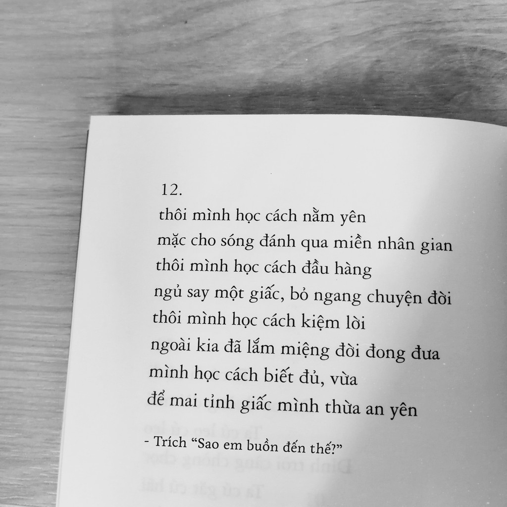Sách - Sao Em Buồn Đến Thế?