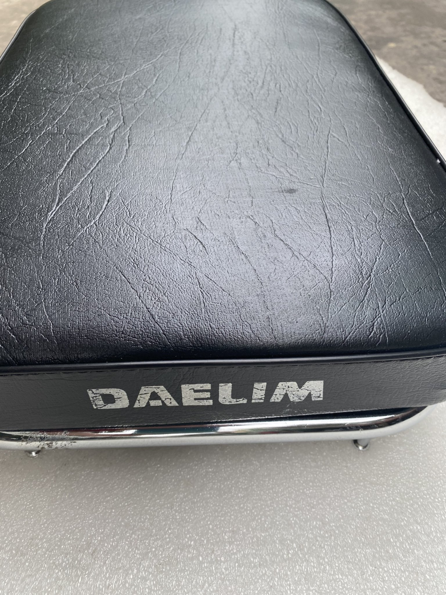 YÊN ( NỆM ) SAU XE CITI 100 DAELIM