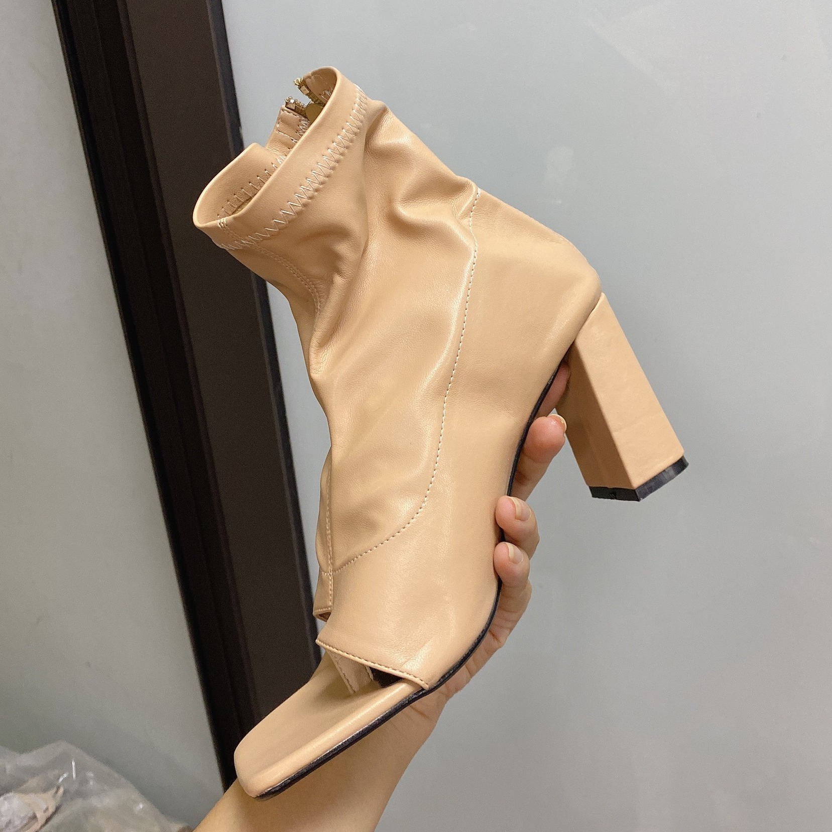 Boot hở mũi xỏ ngón da mềm