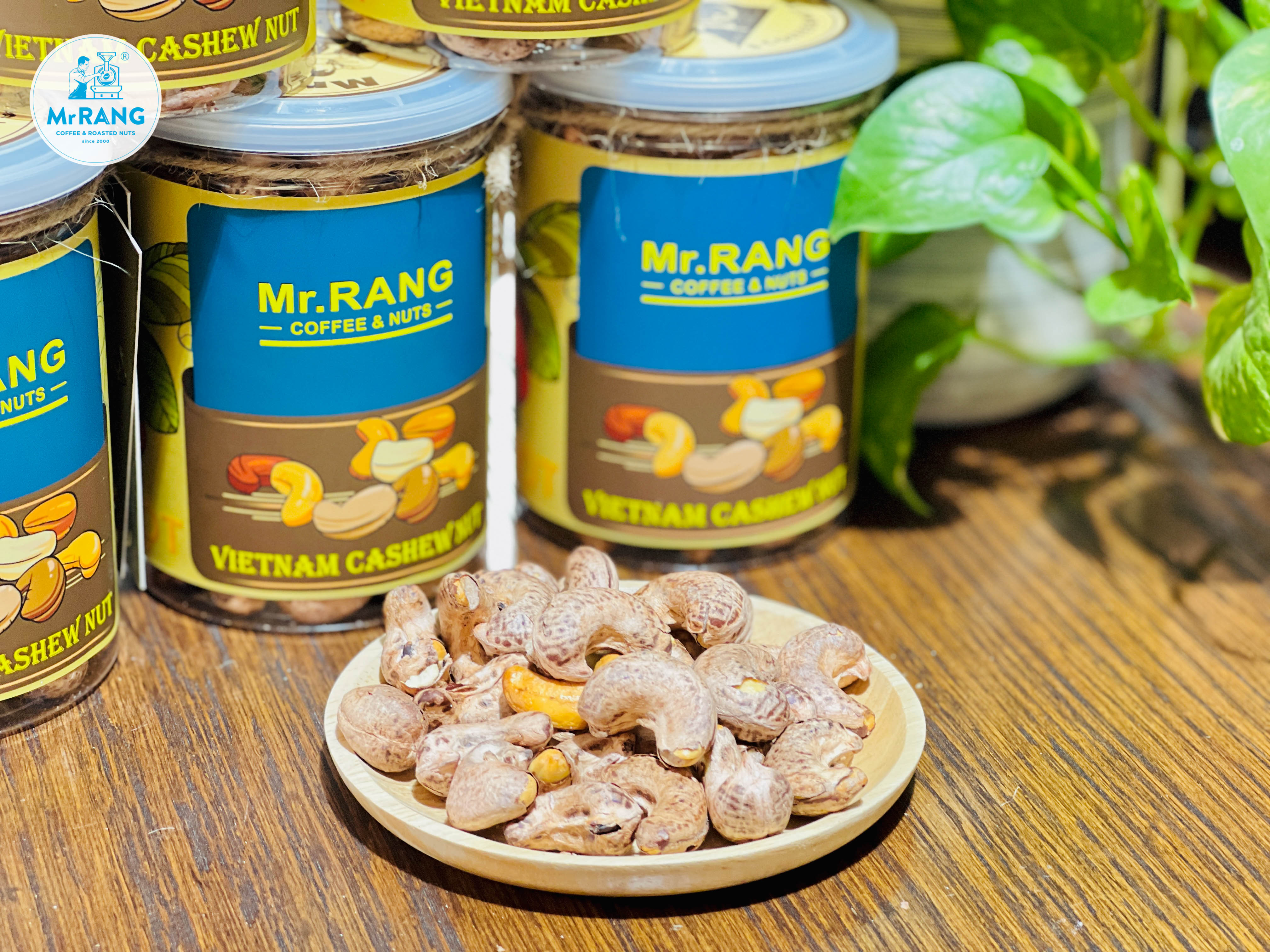 Combo 500g Cà phê Phin Mr Rang túi bạc + 250g Hạt điều Mr Rang