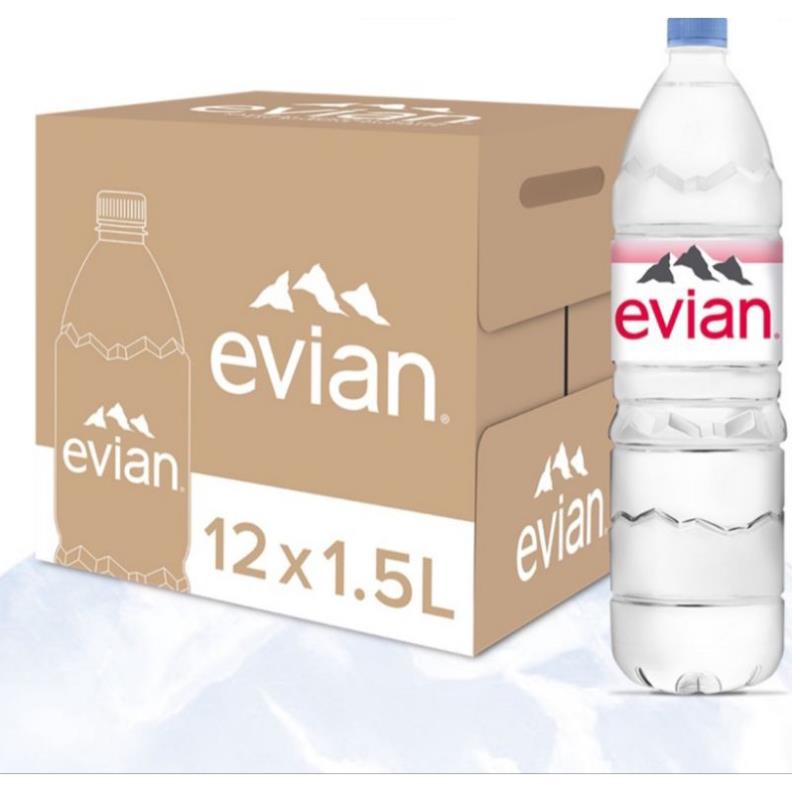 Thùng 12 chai nước khoáng Pháp Evian 1,5 lít.