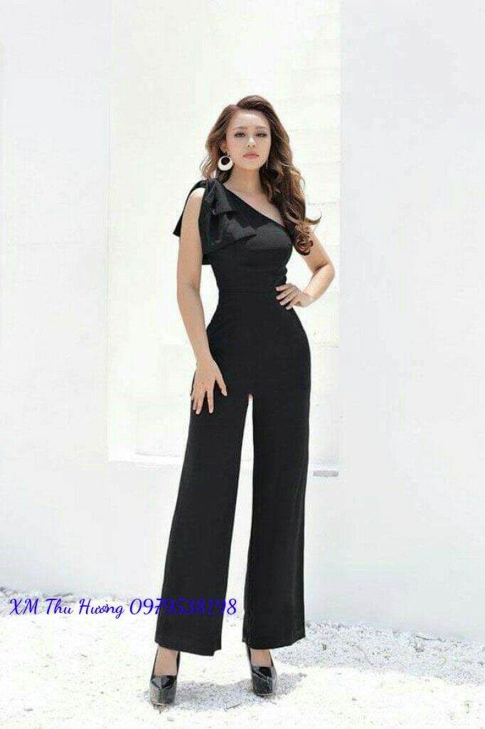 [MÃ LAZADAFAHB01 - GIẢM 30K ĐƠN 100K] Jumpsuit  lệch vai dạo phố  chất lụa tằm ướt