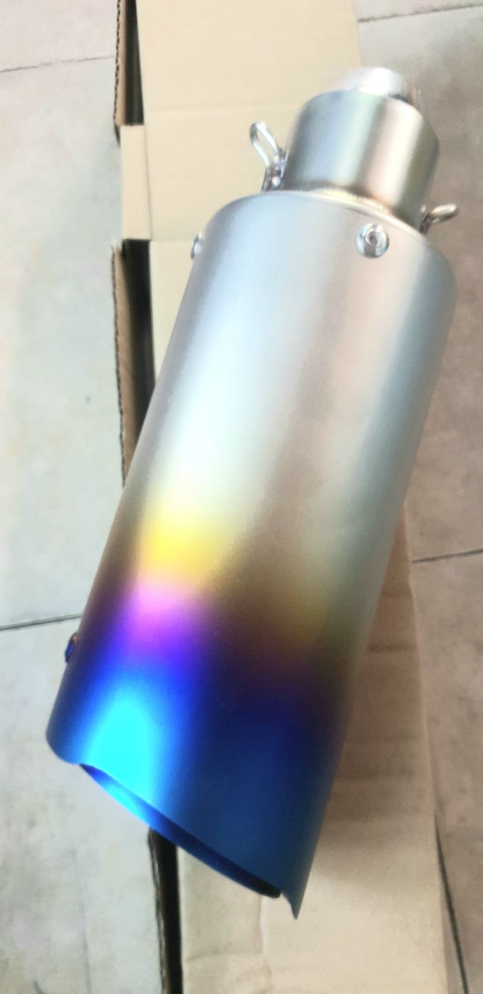 Pô AKRAPOVIC mỏ titan