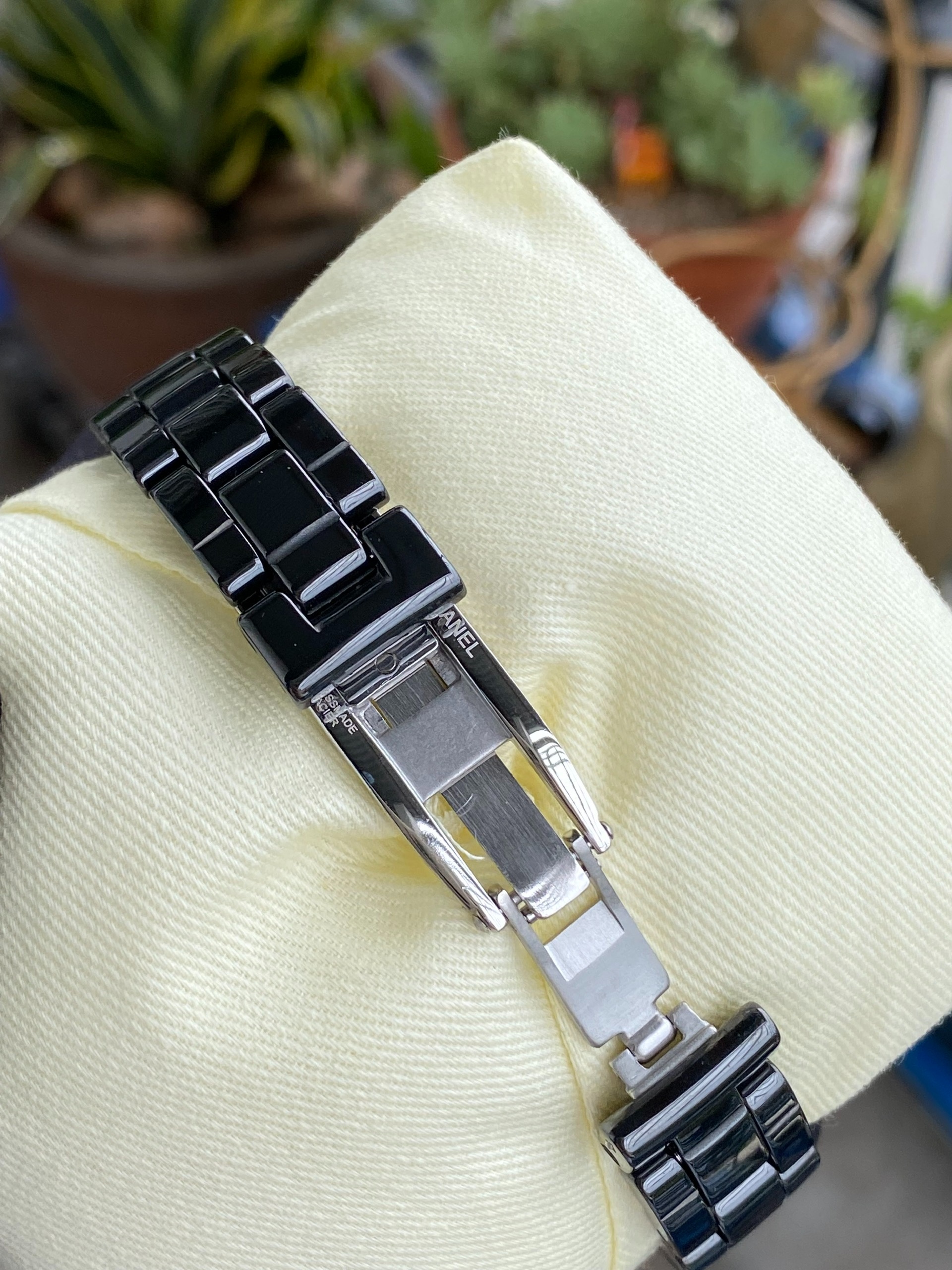 [HCM]Đồng hồ nữ CHỜNEL dây đá ceramic màu đen/trắng ,mặt số - size 34mm(DNHJ12BW)