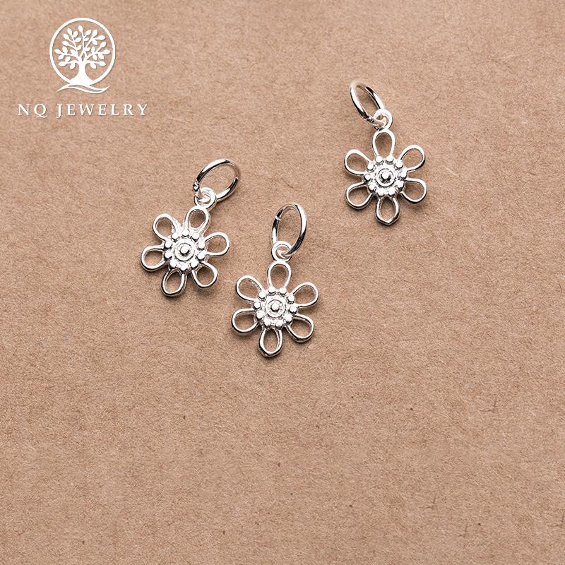 Charm bạc hình hoa sáu cánh mặt treo - NQ Jewelry