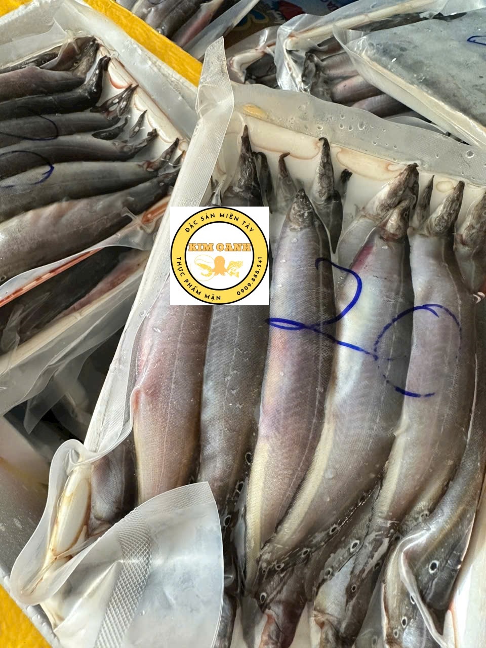 Cá chạch 1 nắng size 40-45 con 1kg ,1 khay nữa kg , bảo quản ngăn đông, giao hỏa tốc hcm