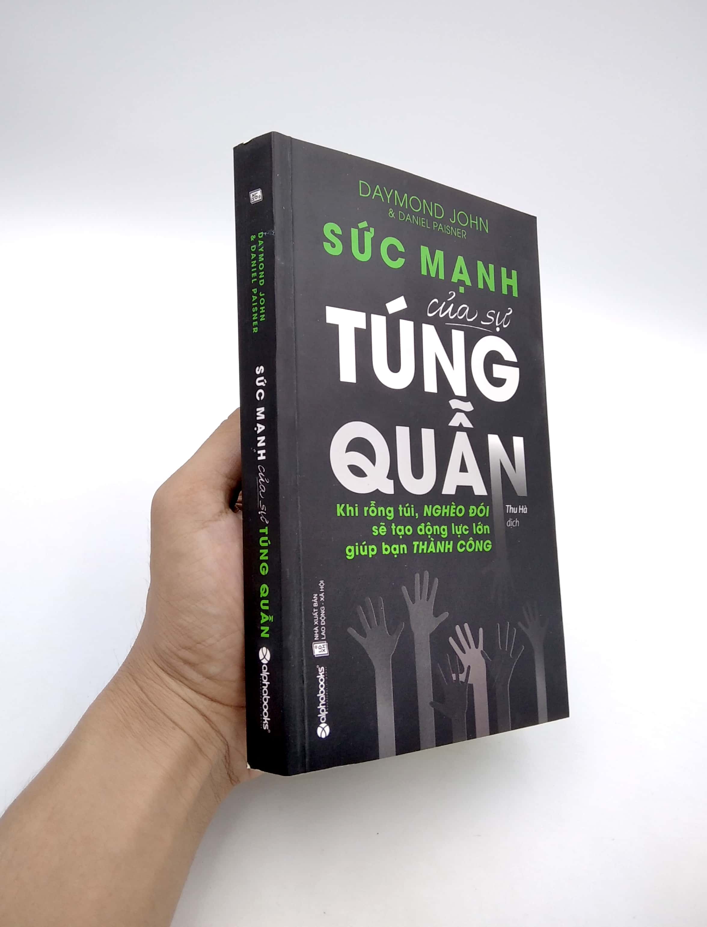 Sách - Sức Mạnh Của Sự Túng Quẫn
