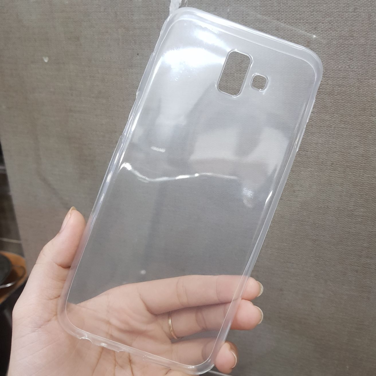 Ốp lưng Samsung J6 Plus nhựa dẻo silicon trong suốt
