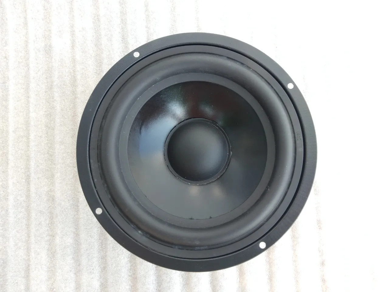 2 Bass Speakers 16 from 100 Rubber Ribs