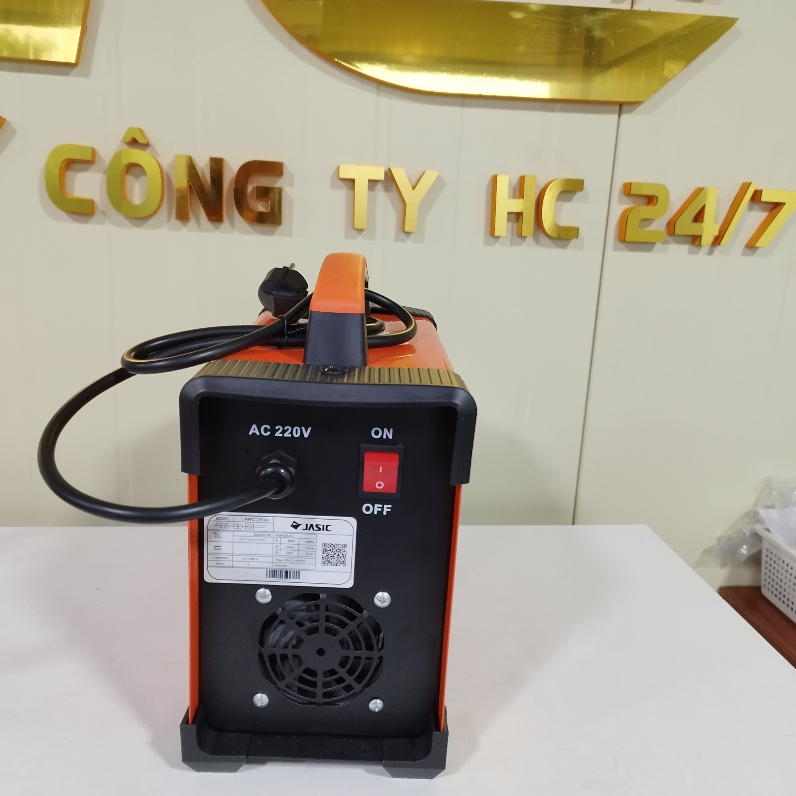 Máy hàn điện tử JASIC 250A