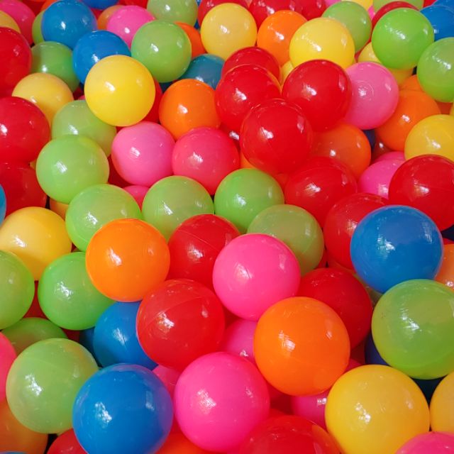 50 quả bóng nhựa Việt Nam đường kính 5cm dùng nhà bóng , bể bơi , lều bóng