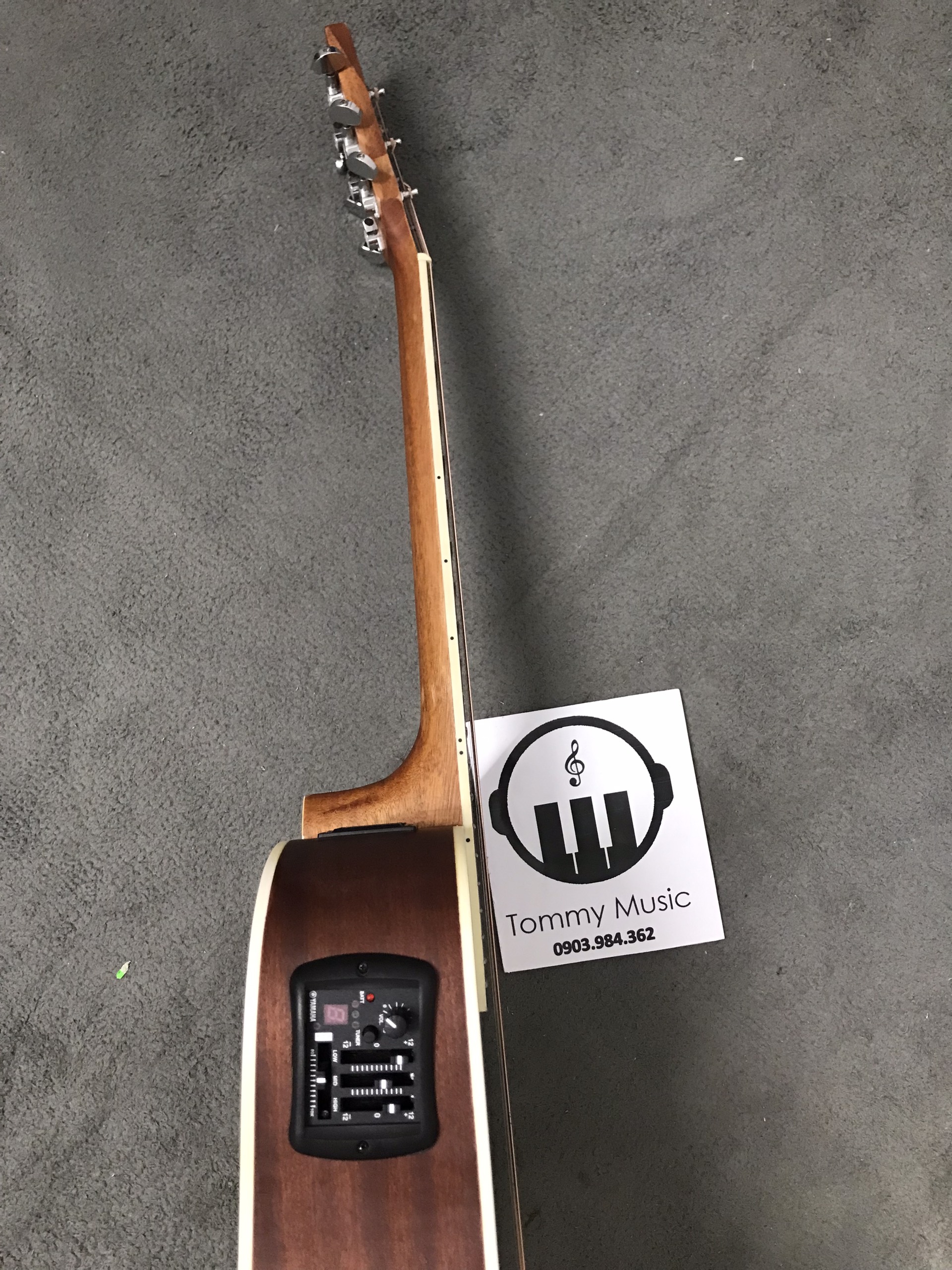 Guitar Yamaha F3000 EQ