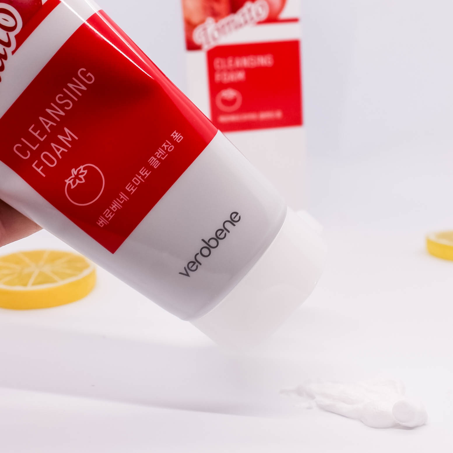 Sữa rửa mặt Cà Chua Verobene Tomato Cleansing Foam 150ml