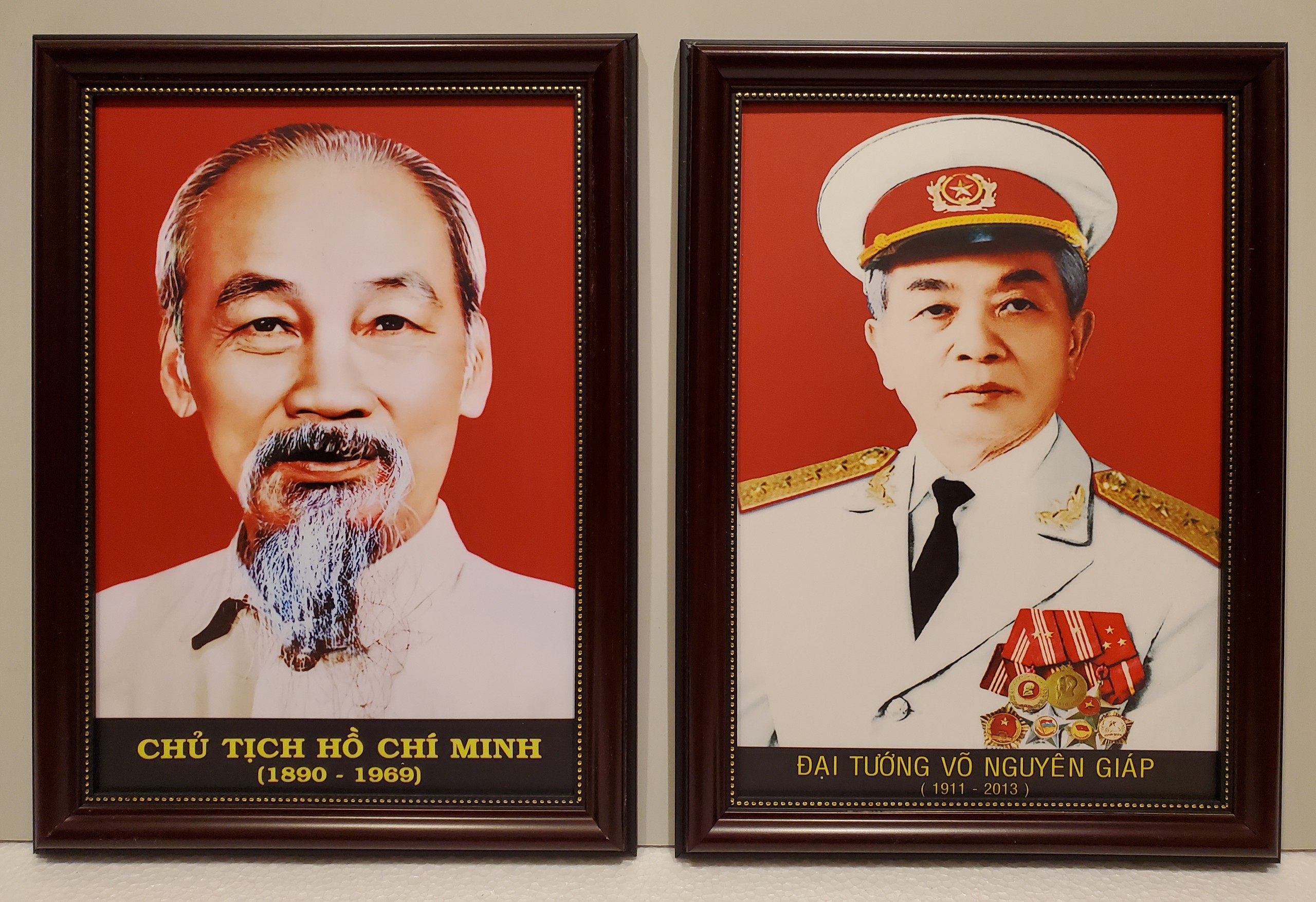 CẶP ẢNH CHÂN DUNG BÁC HỒ - BÁC GIÁP