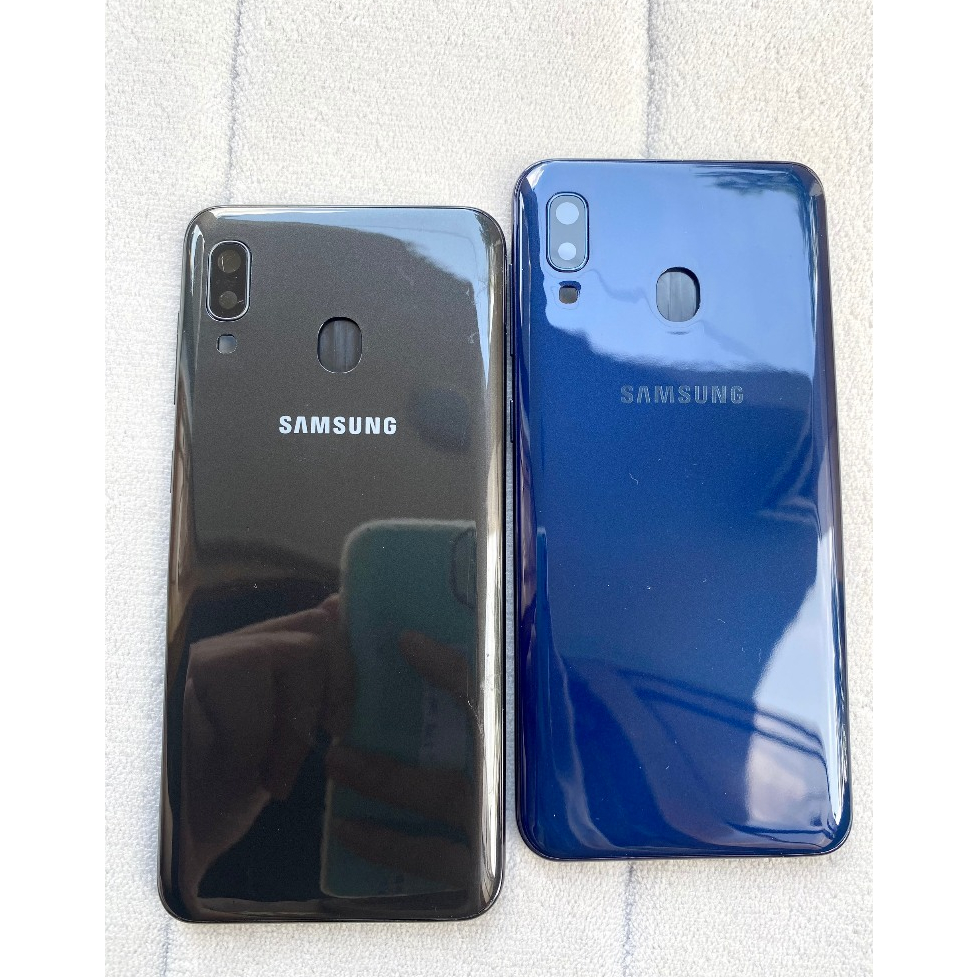 Bộ vỏ samsung A20 gồm khung sườn, khay sim, kính camera