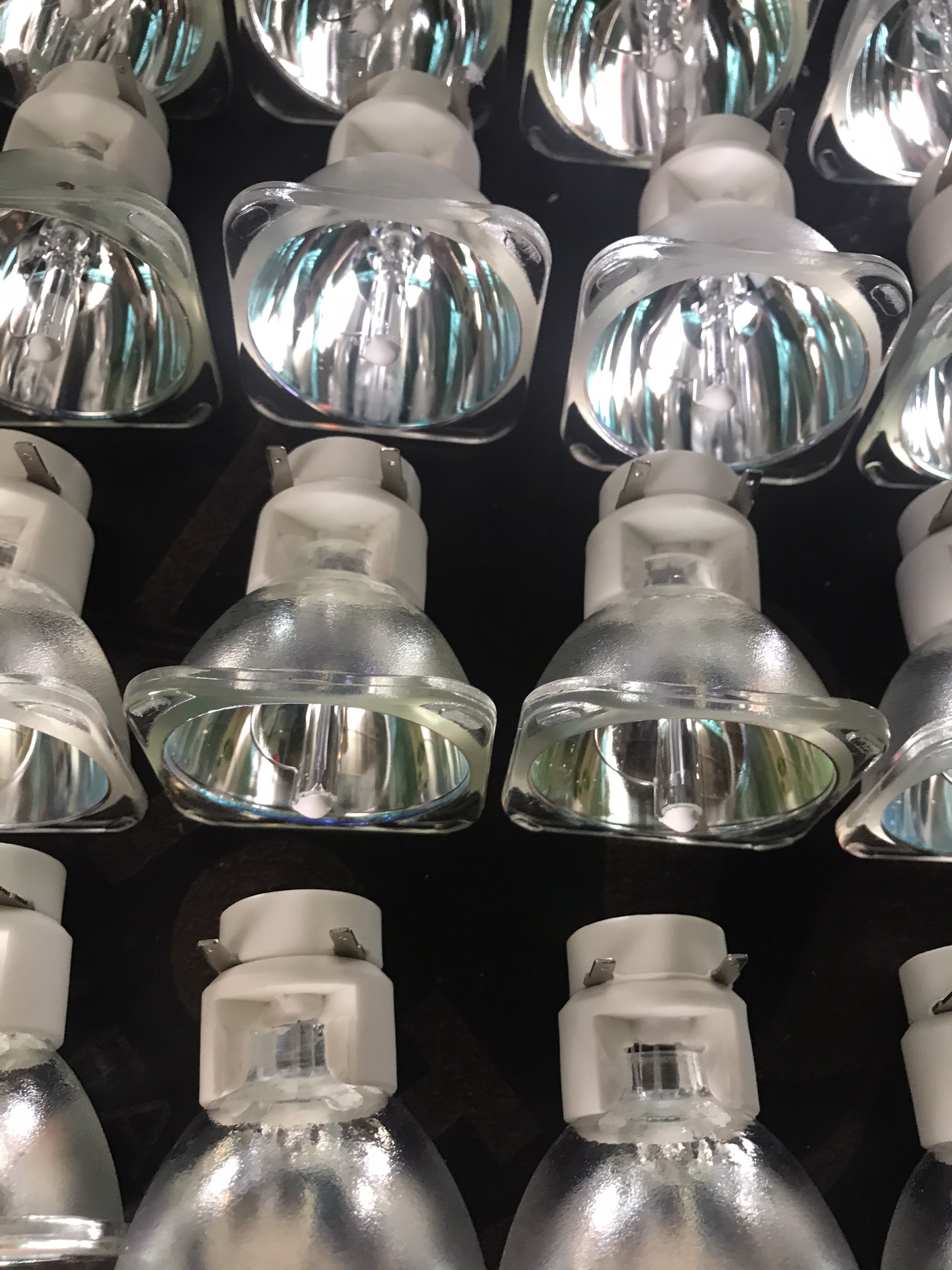 Bóng Beam 230W 7R thương hiệu Osram
