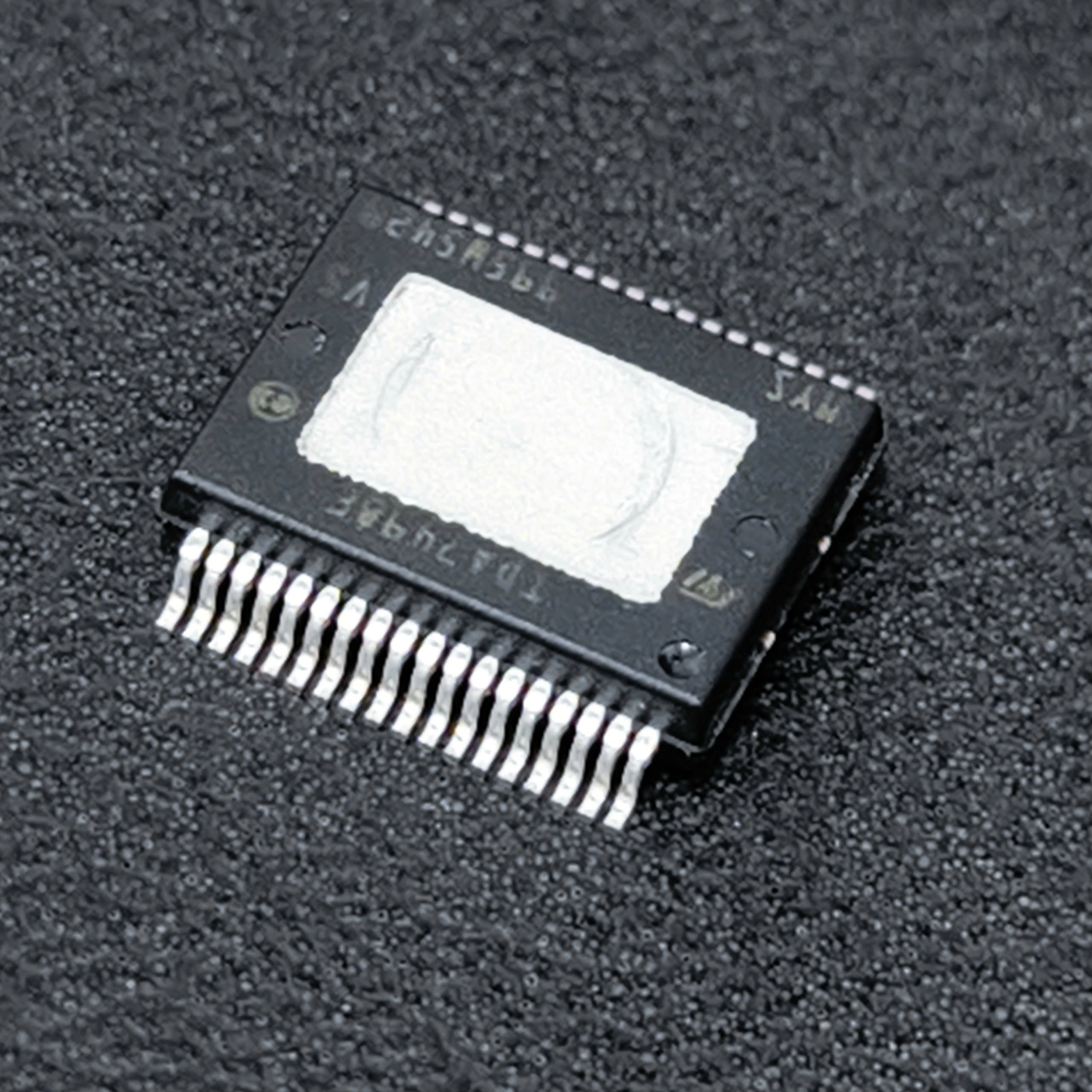 TDA7498 TDA7498ETR TDA7498E IC khuếch đại Class D SSOP-36