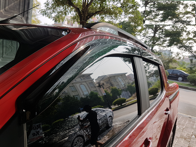Vè che mưa xe Chevrolet Colorado