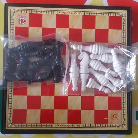 Bộ cờ vua nam châm cỡ vừa