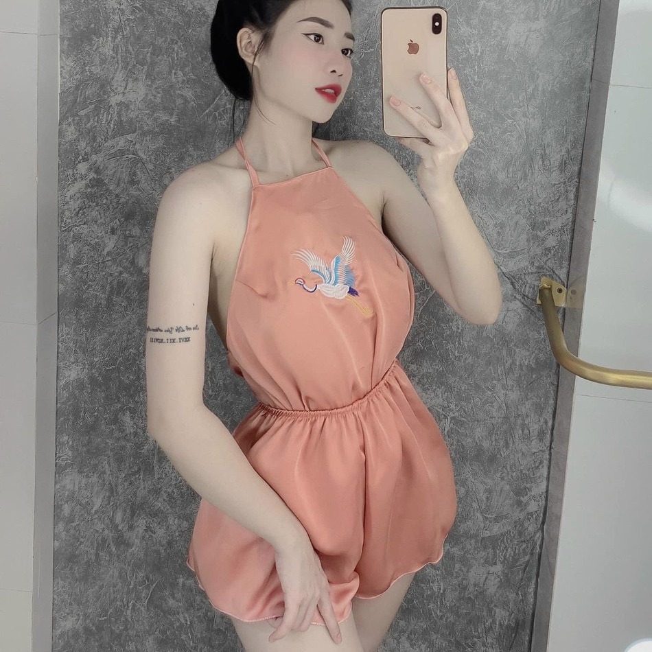 Đồ ngủ 2 dây quần đùi Linqu Store áo cổ yếm thêu hạc chất lụa satin mặc ngủ quyến rũ dưới 55kg
