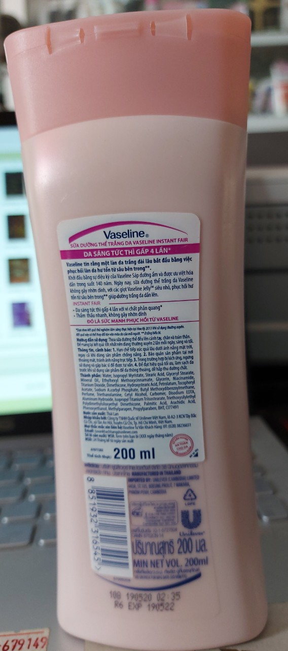 sữa dưỡng thể trắng da vaseline thái chai 200ml