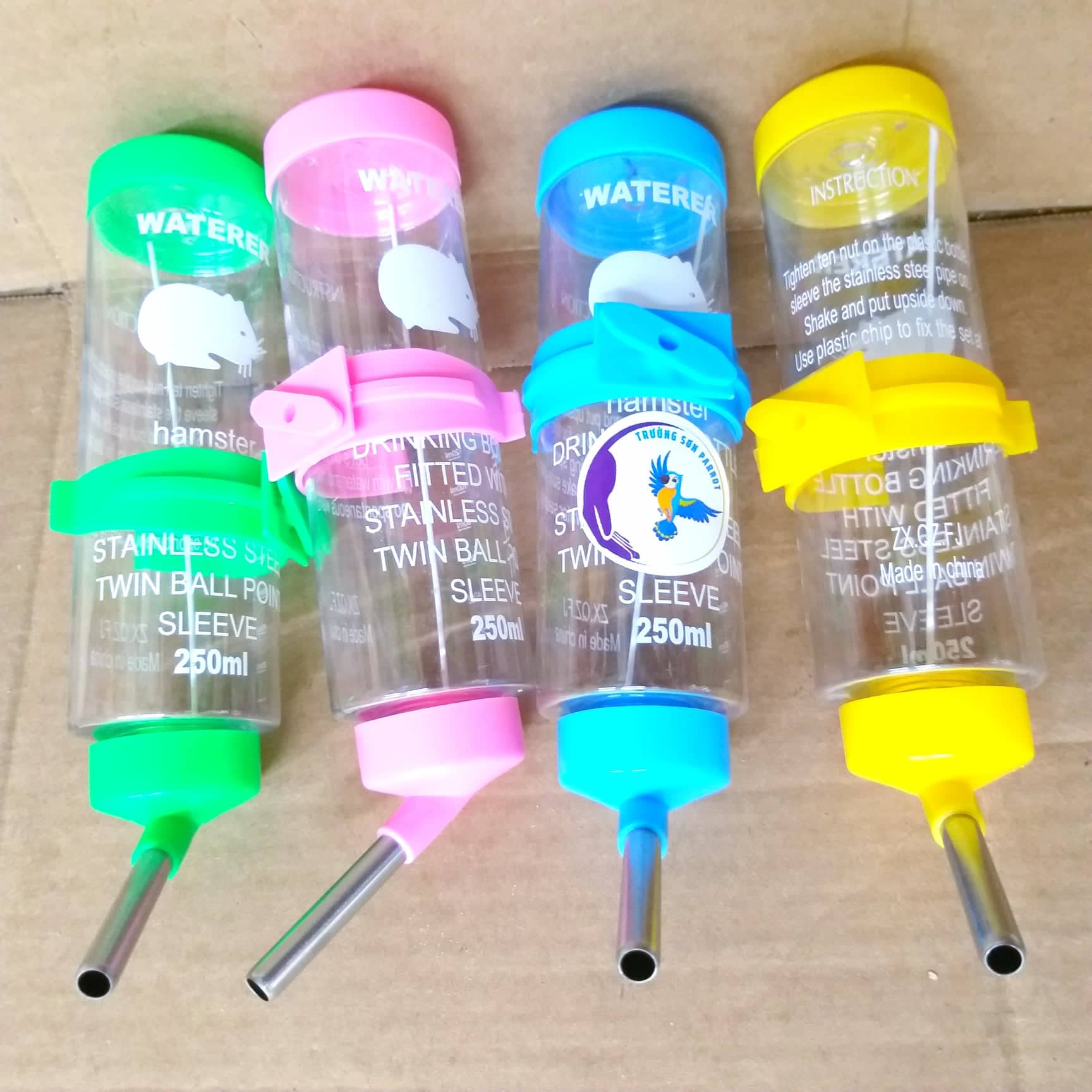 Bình bi đựng nước cho Hamster, vẹt, thỏ...(125ml, 250ml, 500ml)
