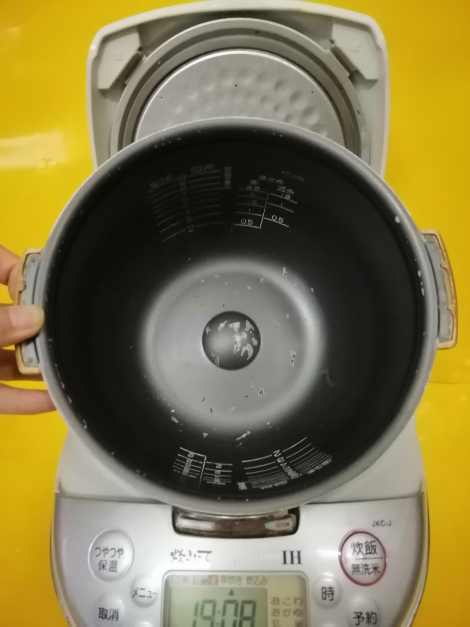 Nồi cơm nội địa Nhật Tiger JKC-J (1.8L)