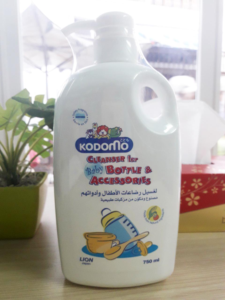 Nước rửa bình sữa Kodomo chai 750ml Thái Lan
