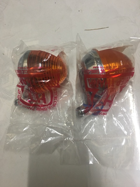 Đèn xi nhan xe 67, 78, 81 có chụp (1 cặp)