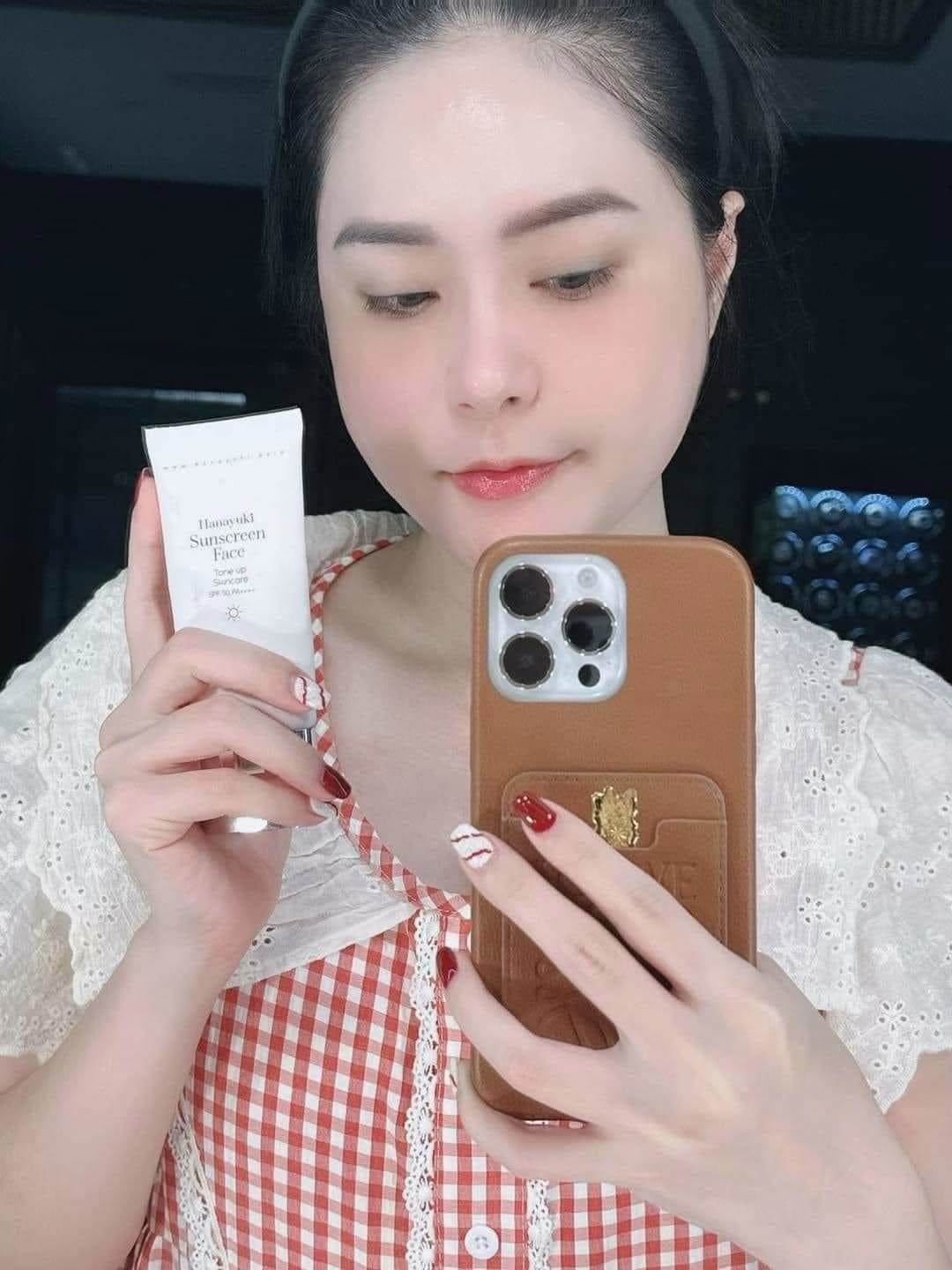 Kem Chống Nắng Nâng Tone Da Mặt Hanayuki