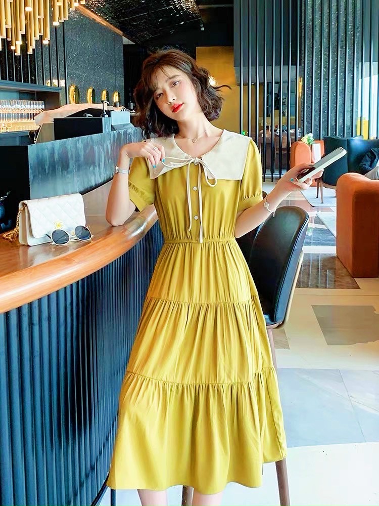 Đầm vàng tầng cổ trắng v2