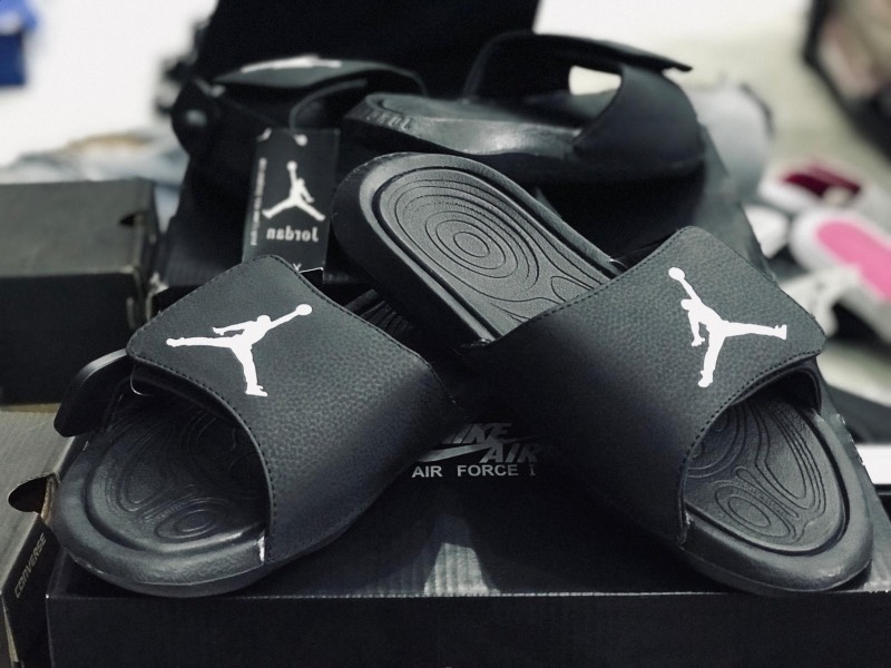 Dép  quai ngang siêu nhẹ jordan nam đen
