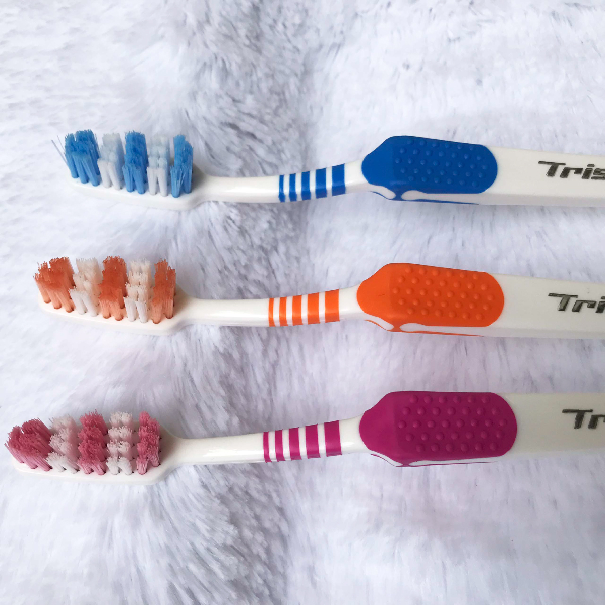 Combo 2 Bàn Chải Đánh Răng Trisa FlexActiv