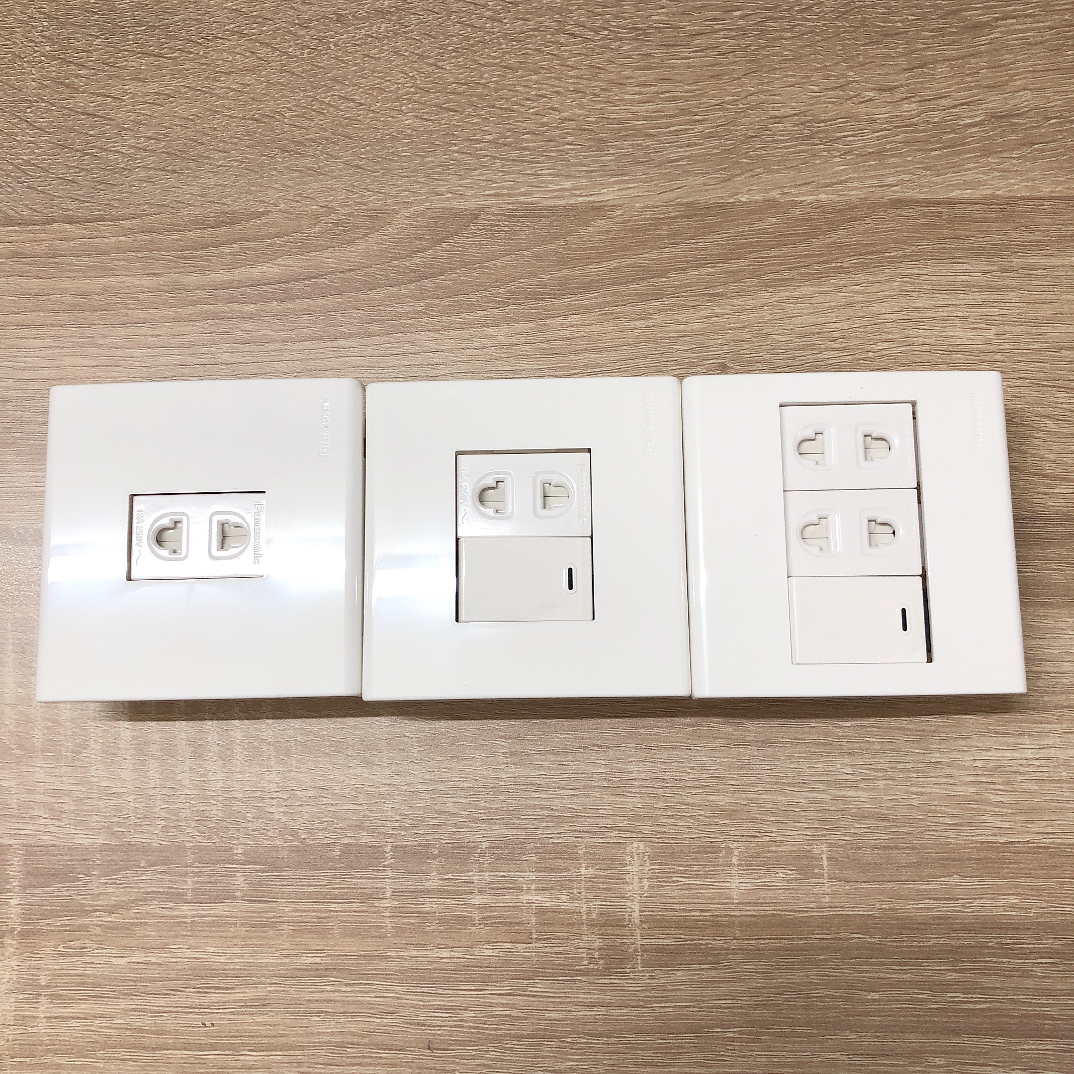 [HCM]Mặt vuông 123 thiết bị dòng WIDE panasonic