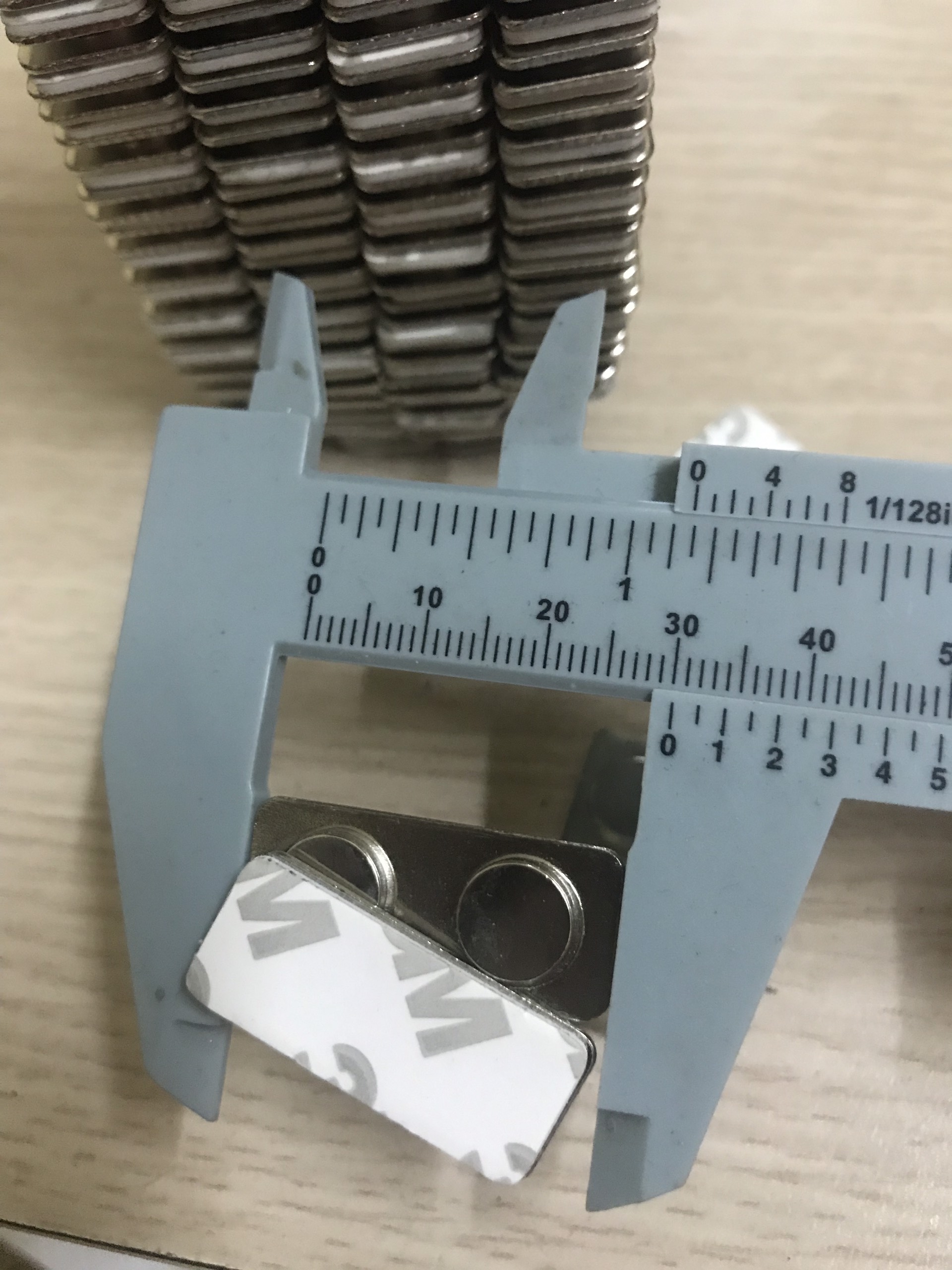 Thẻ tên nam châm KT 30X13MM